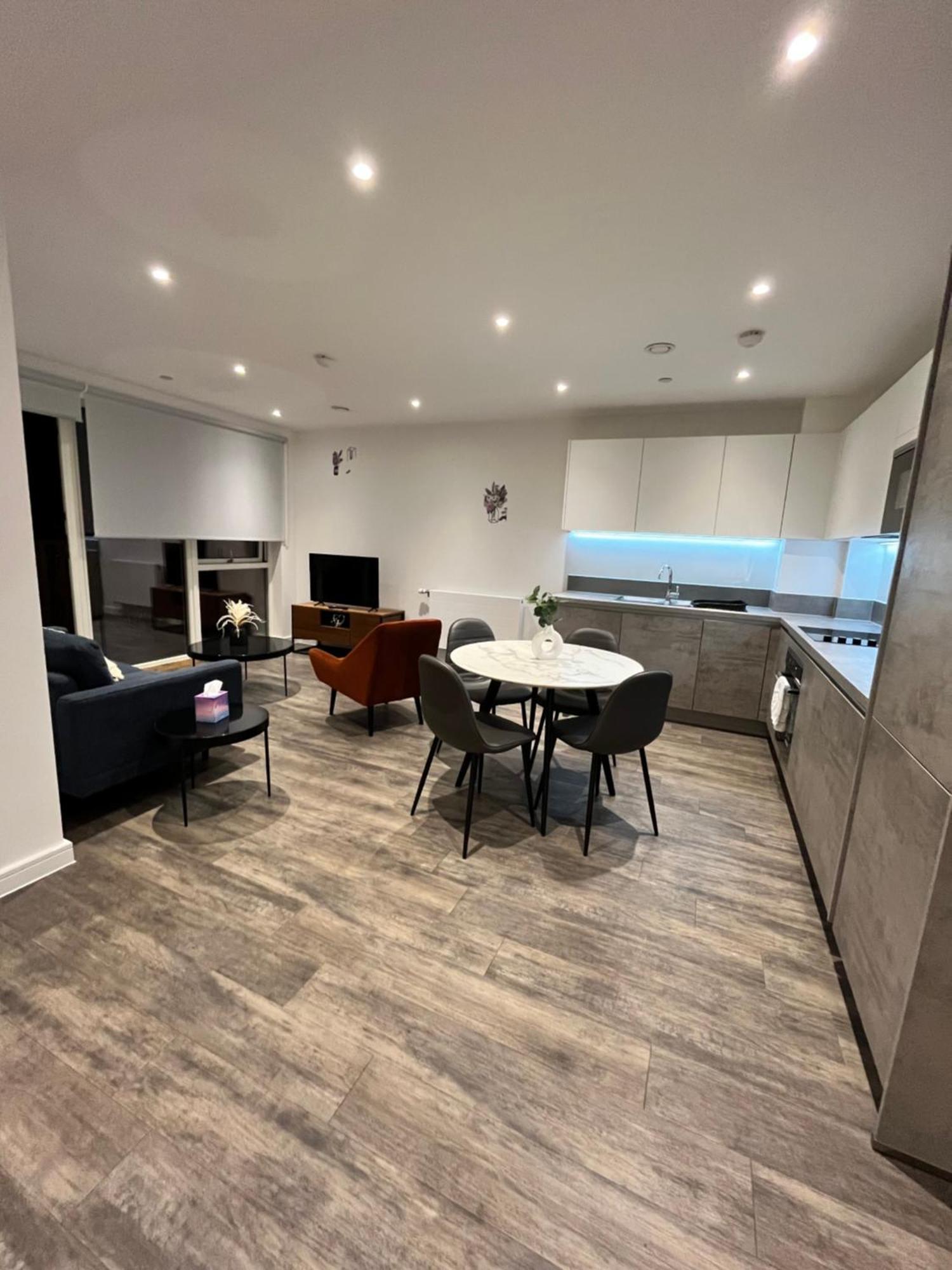 One Bedroom Apartment Barking  Exterior photo
